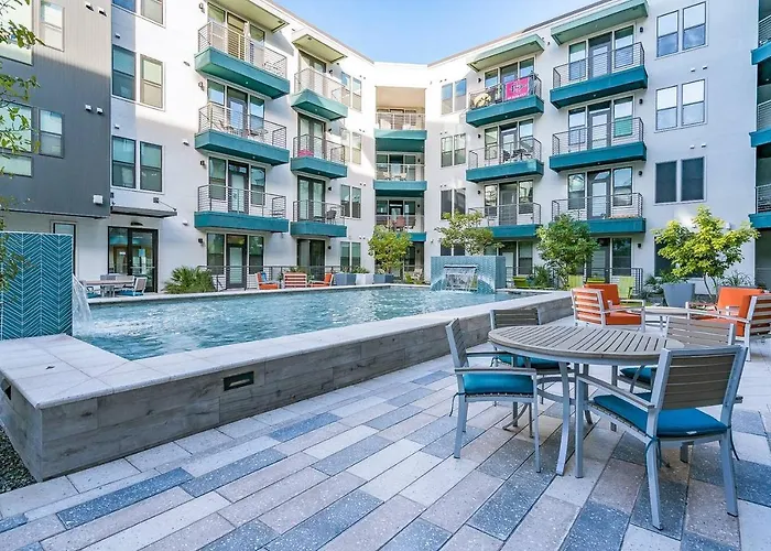 Cozysuites At Town Apartment Tempe
