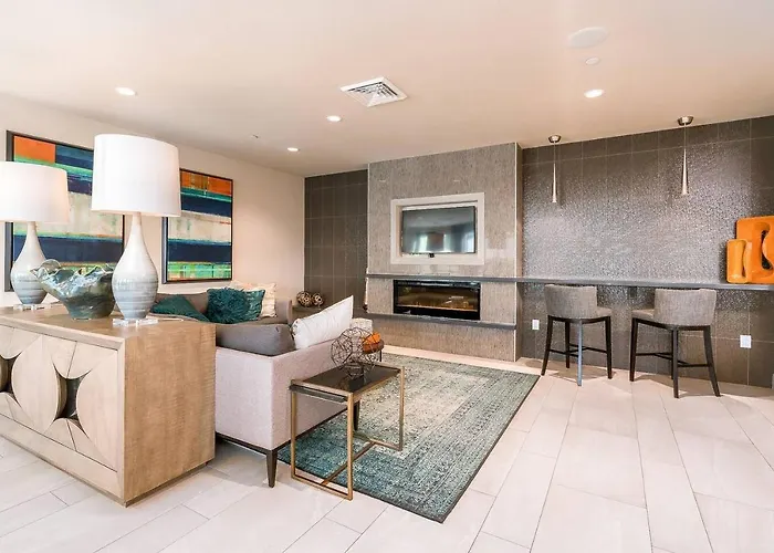 Cozysuites At Town Apartment Tempe
