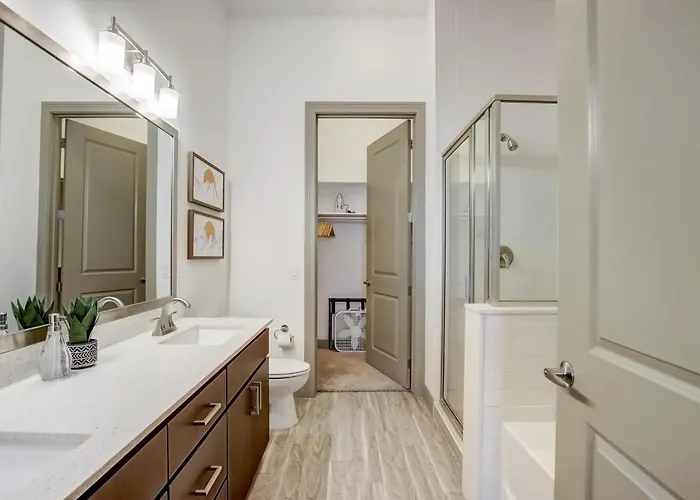 Apartment Cozysuites At Town Tempe