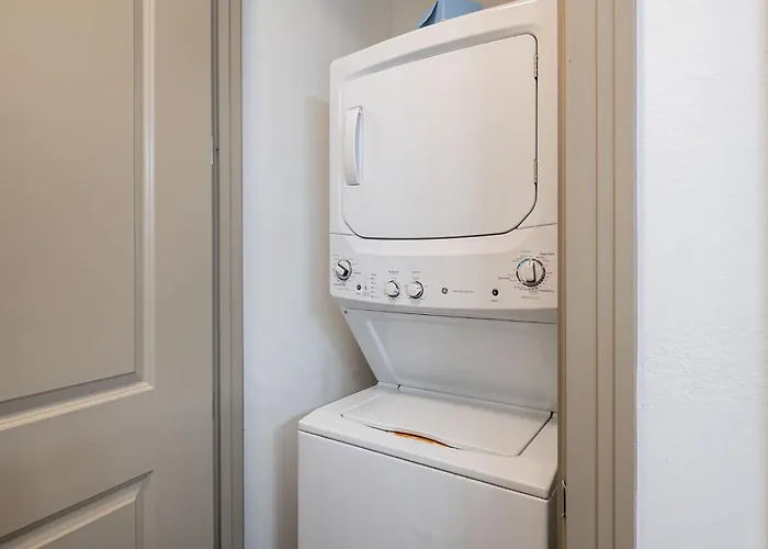 Cozysuites At Town Apartment *
