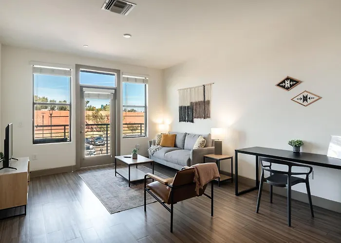 Cozysuites At Town Apartment *