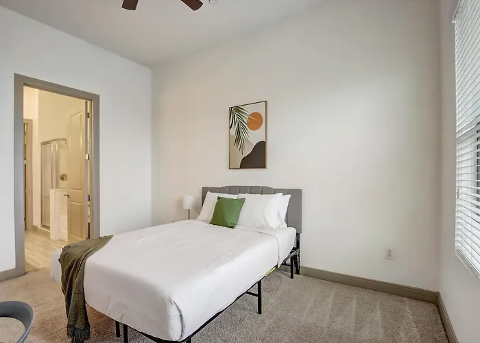 Cozysuites At Town Apartment *