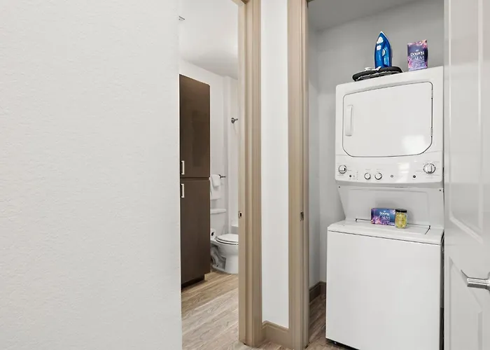 Apartament Cozysuites At Town