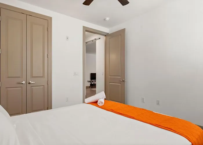 Cozysuites At Town Apartment *